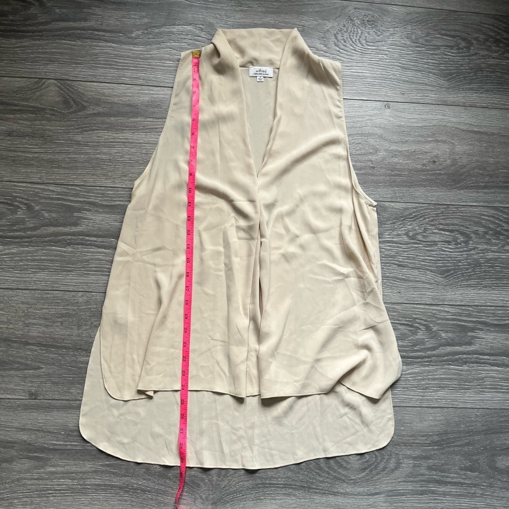 Wilfred Aritzia Tan Sleeveless V Neck Work Career Business High Low Blouse M - Picture 5 of 6